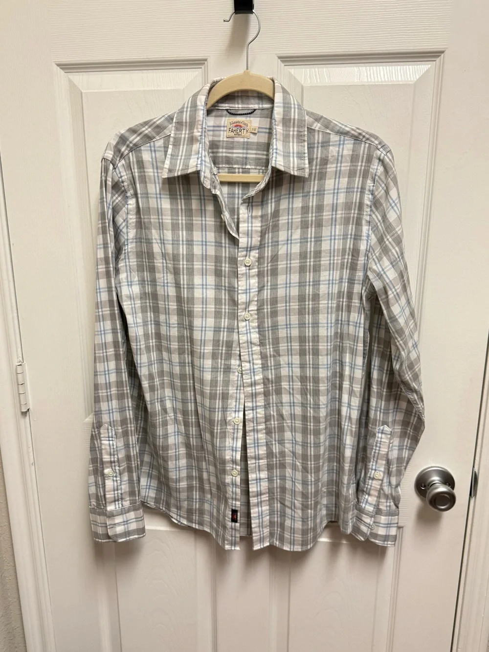 Faherty Light Gray and Blue Plaid Button-Down Shirt
